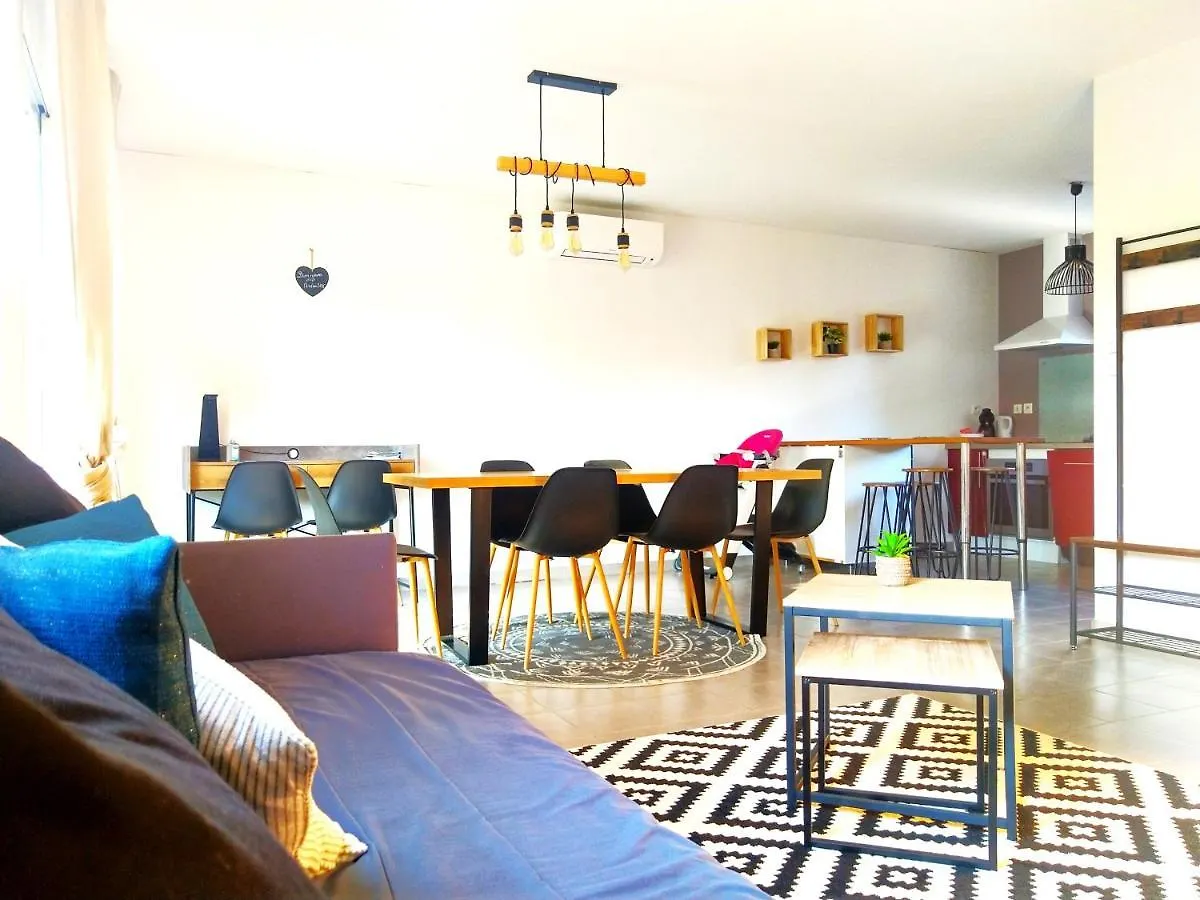 Holiday home Le Clos Andree: Charming North Montauban Home with Garden and Garage France
