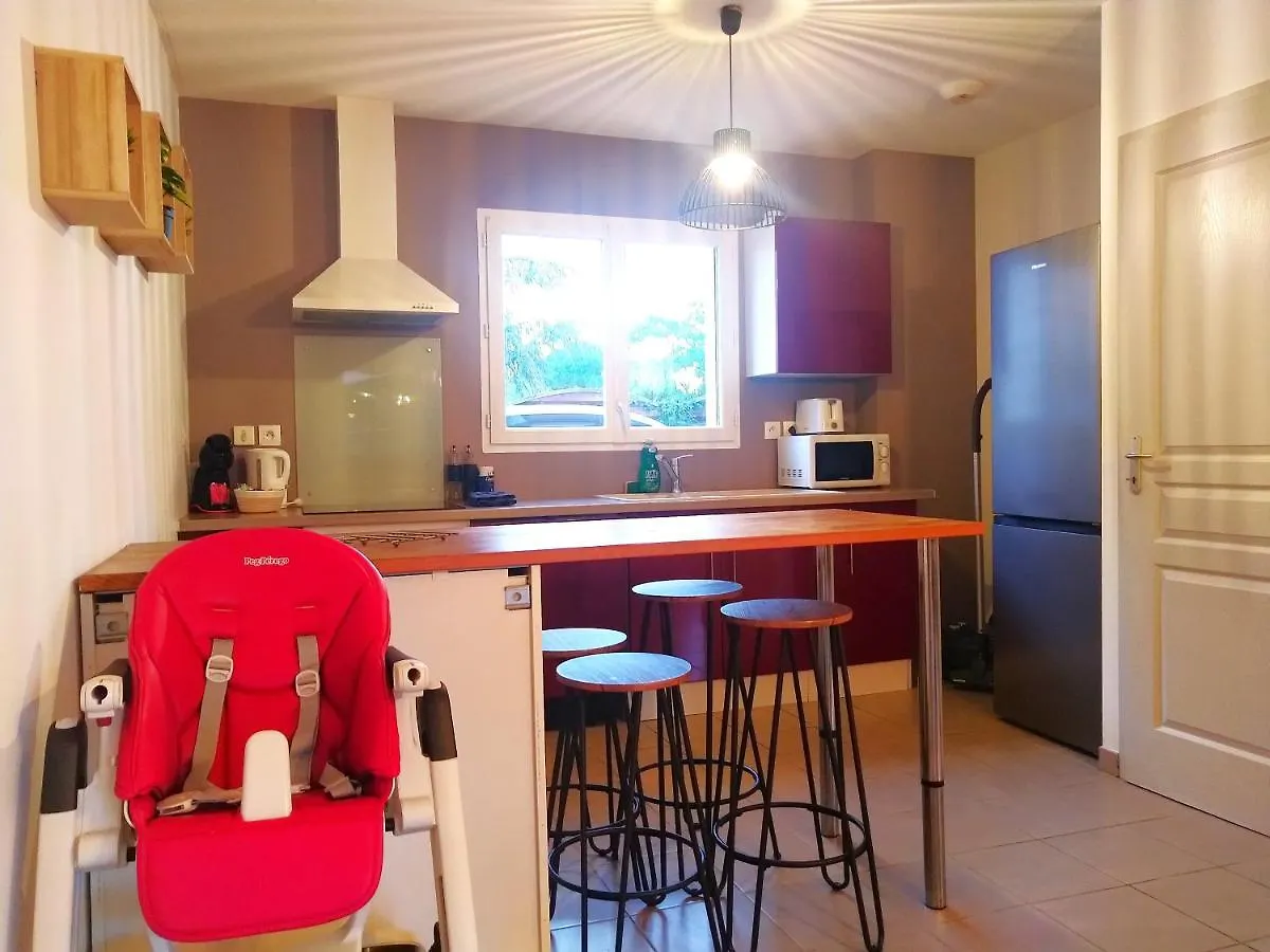 Le Clos Andree - Charmante Maison 8 Personnes - 5 Lits - Climatisation Reversible - Parking 3 Vehicules - Garage - Zone Nord Montauban - Terrasse Et Jardin Nyaraló