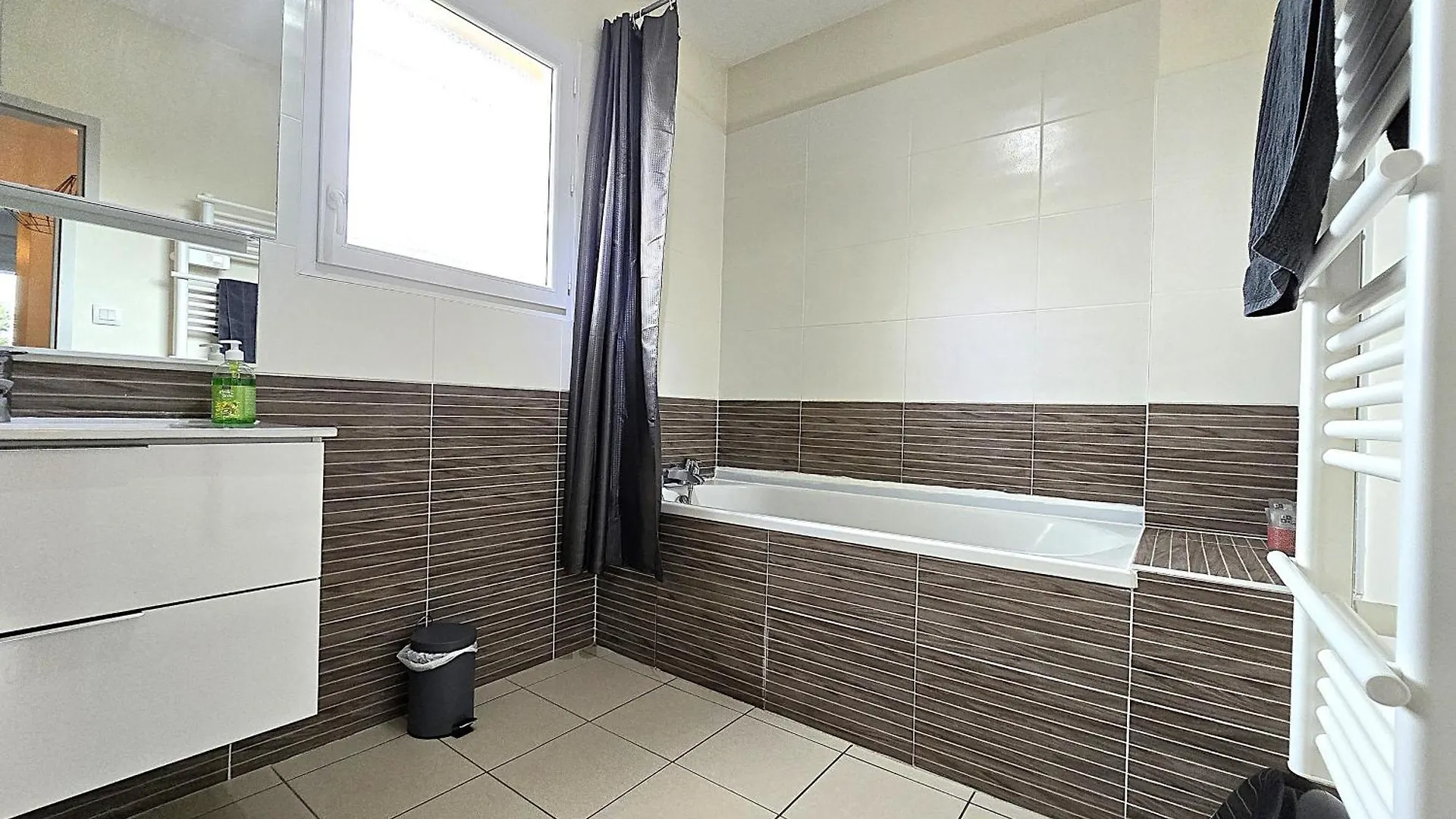 Le Clos Andree: Charming North Montauban Home with Garden and Garage Holiday home