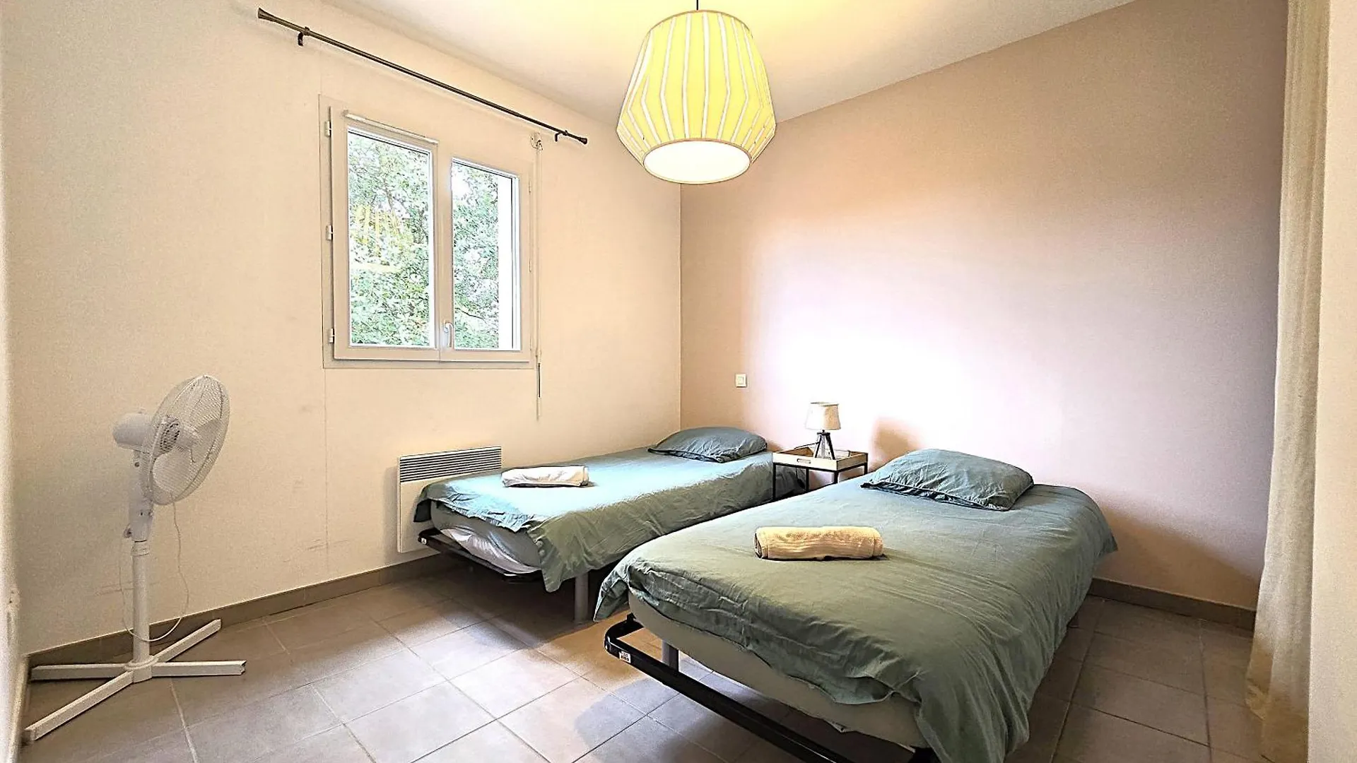 Holiday home Le Clos Andree: Charming North Montauban Home with Garden and Garage
